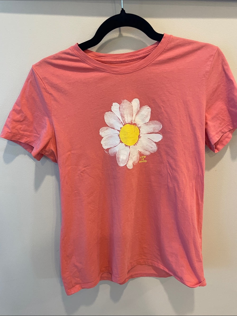 Life Is Good Coral Pink Daisy Graphic Short Sleeve Tee